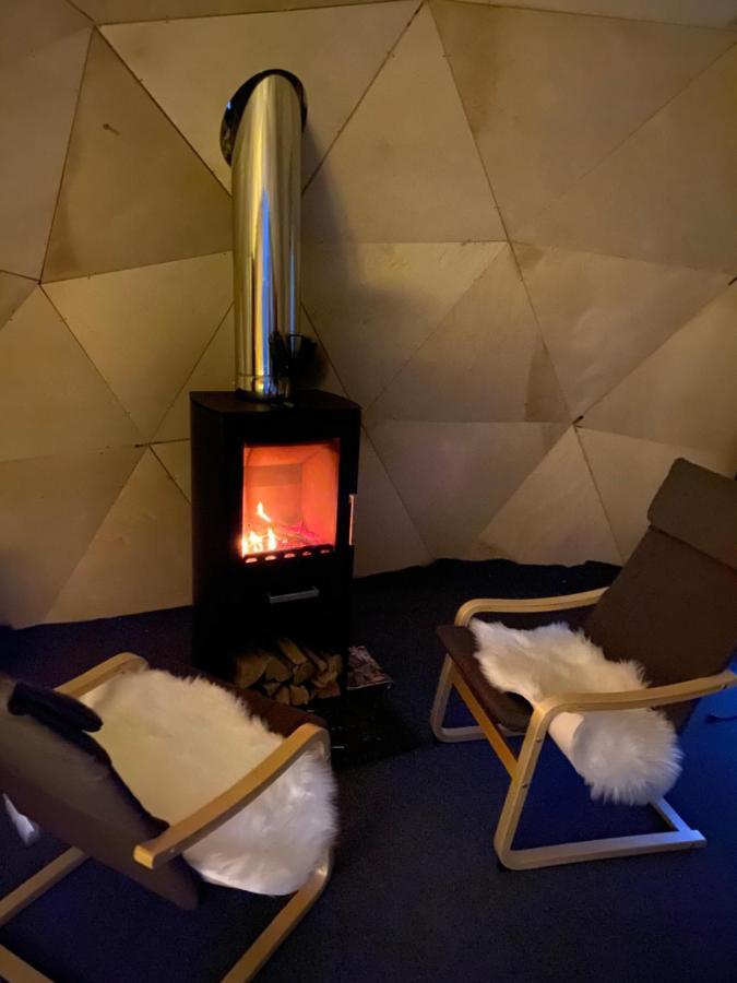 Aurora Igloo Fireplace-Heated Tents In A Secret Forest With Private Jacuzzi And Shared Sauna Bathroom And Dog Friendly Rovaniemi Kültér fotó