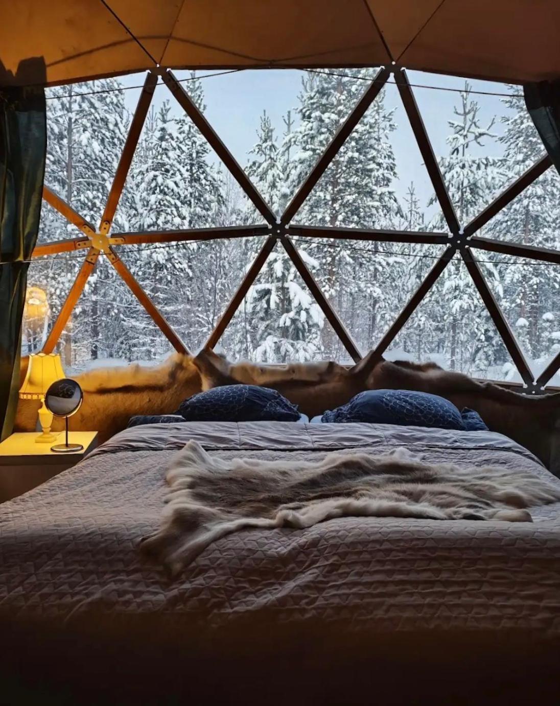 Aurora Igloo Fireplace-Heated Tents In A Secret Forest With Private Jacuzzi And Shared Sauna Bathroom And Dog Friendly Rovaniemi Kültér fotó