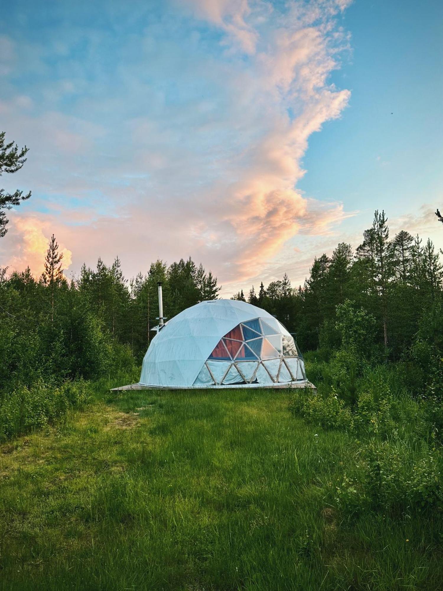 Aurora Igloo Fireplace-Heated Tents In A Secret Forest With Private Jacuzzi And Shared Sauna Bathroom And Dog Friendly Rovaniemi Kültér fotó
