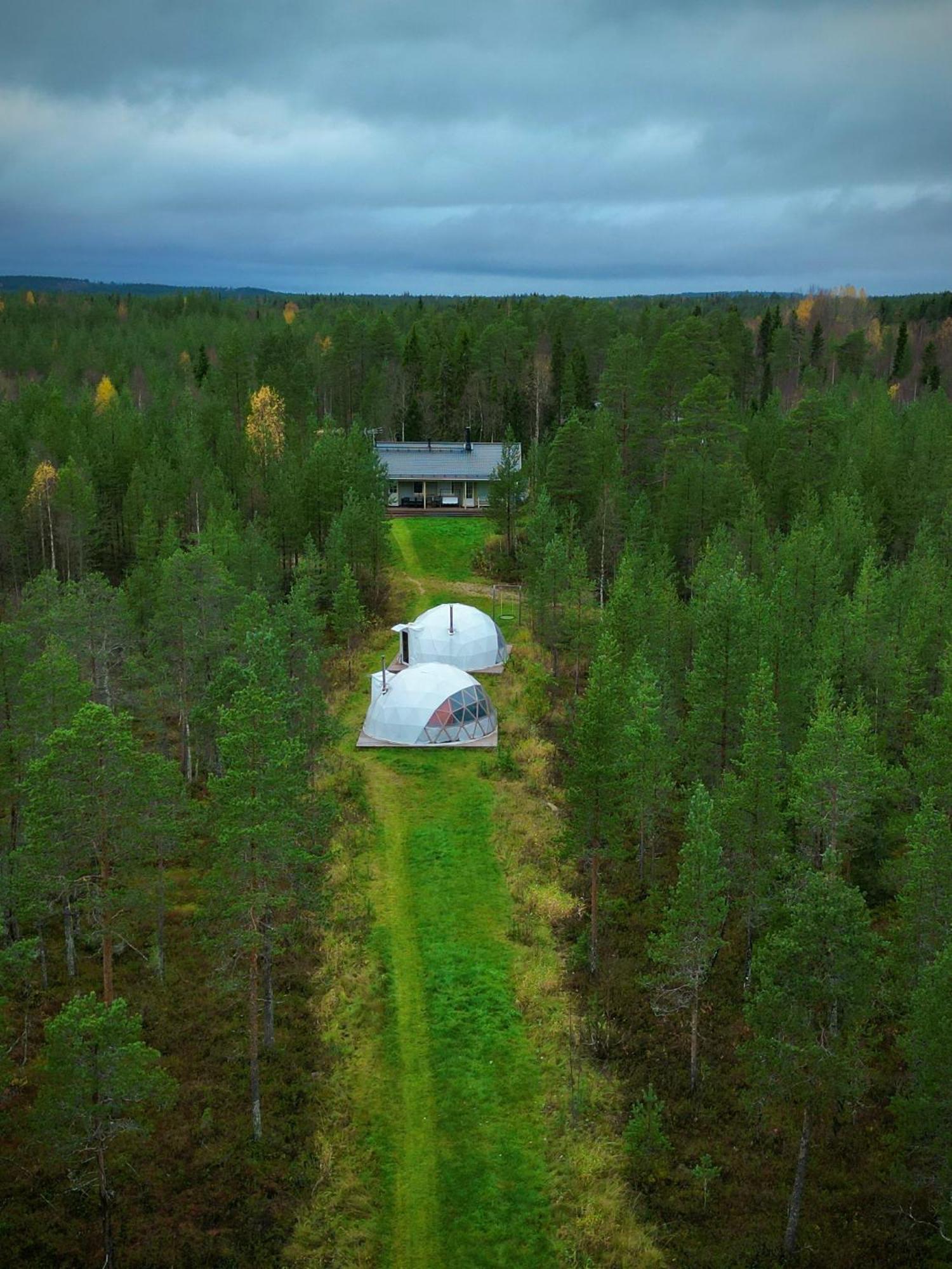 Aurora Igloo Fireplace-Heated Tents In A Secret Forest With Private Jacuzzi And Shared Sauna Bathroom And Dog Friendly Rovaniemi Kültér fotó