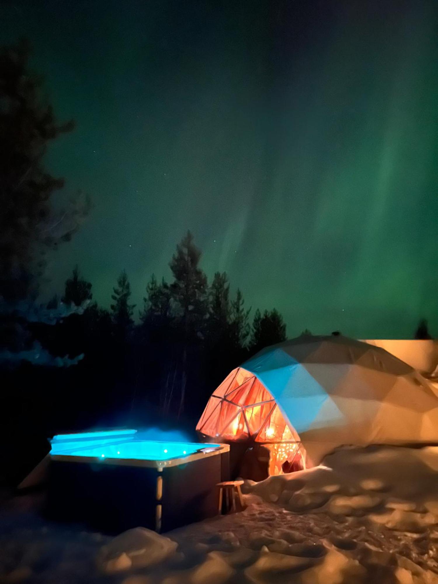 Aurora Igloo Fireplace-Heated Tents In A Secret Forest With Private Jacuzzi And Shared Sauna Bathroom And Dog Friendly Rovaniemi Kültér fotó